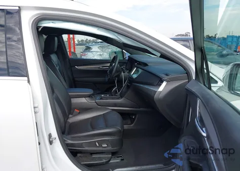 2022 Cadillac Xt5 Fwd Luxury z USA, uszkodzony, nr VIN 1GYKNAR47NZ137813